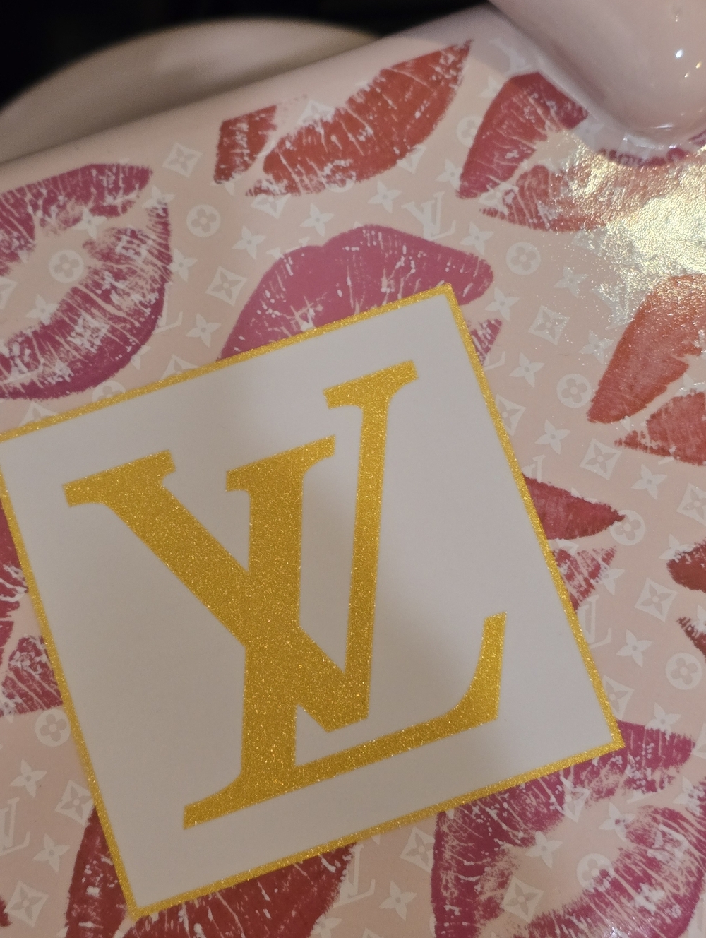 At Home Louis Vuitton Logo Lips Purse-Shaped Decor - Picture 8 of 8